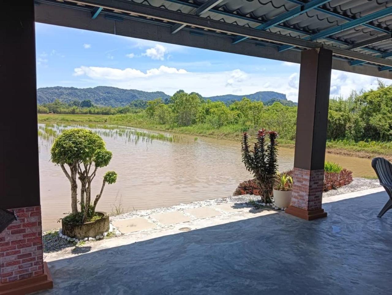 Damai D Homestay Kangar Buitenkant foto